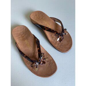 VIONIC Bella Size 6 Leopard Print Bella Bow Patent Orthotic Flip Flop Sandals